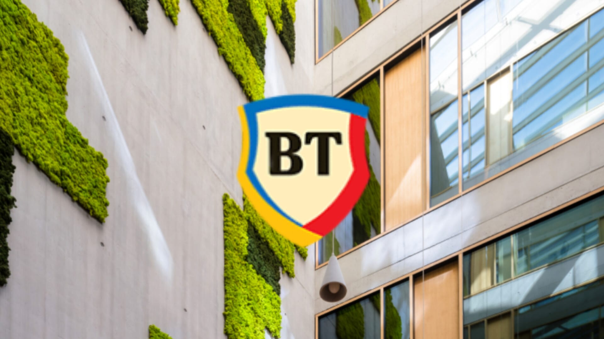Români care au card la Banca Transilvania, incluși în acest program. Sunt 100.000 de clienți beneficiari de facilități