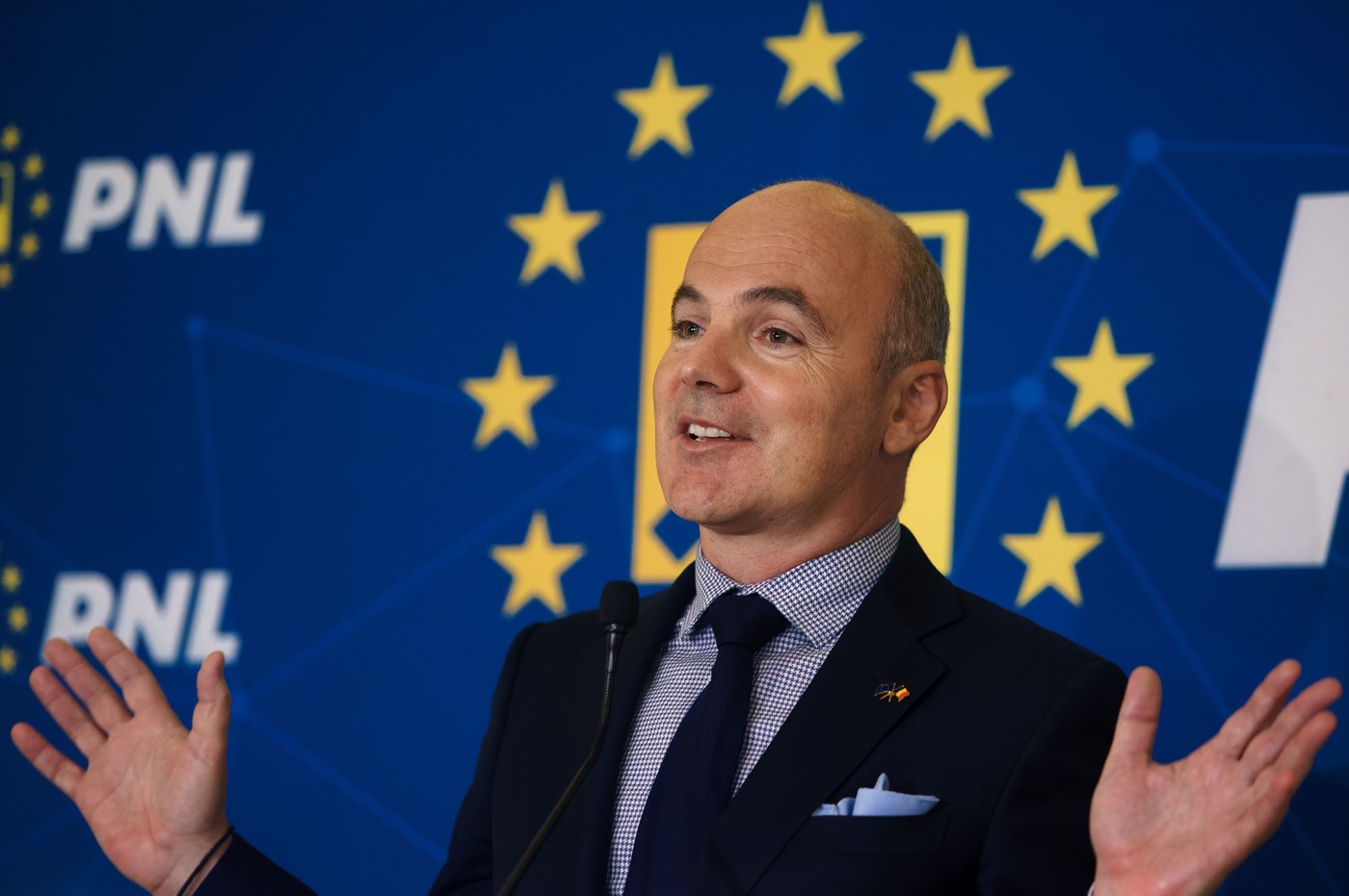 PIEDONE vs RAREȘ BOGDAN: Tachinări și jigniri înainte de alegeri. Piedone: „Behăie ca o oaie”/ Rareș Bogdan: „Piedone se va clasa pe locul 4”