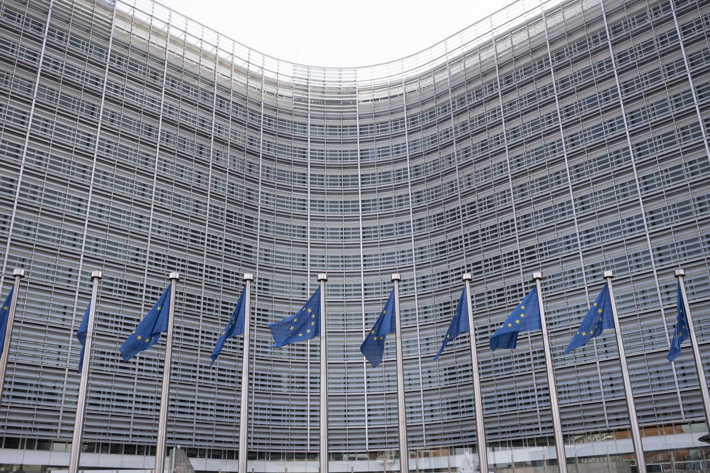 UE prelungește FACILITĂȚILE comerciale acordate Ucrainei, dar menține măsurile de protejare a fermierilor europeni