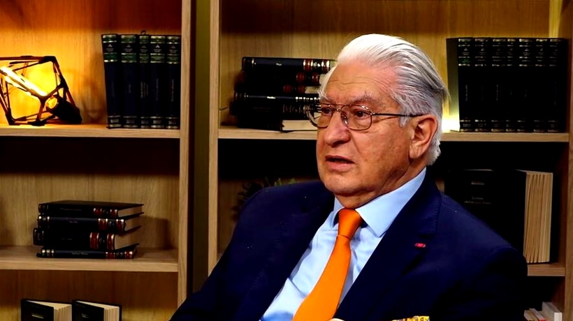 Medicul Vlad Ciurea explică de ce recomandă o linguriță de MIERE, zilnic, dar și ce fel de ciocolată putem consuma