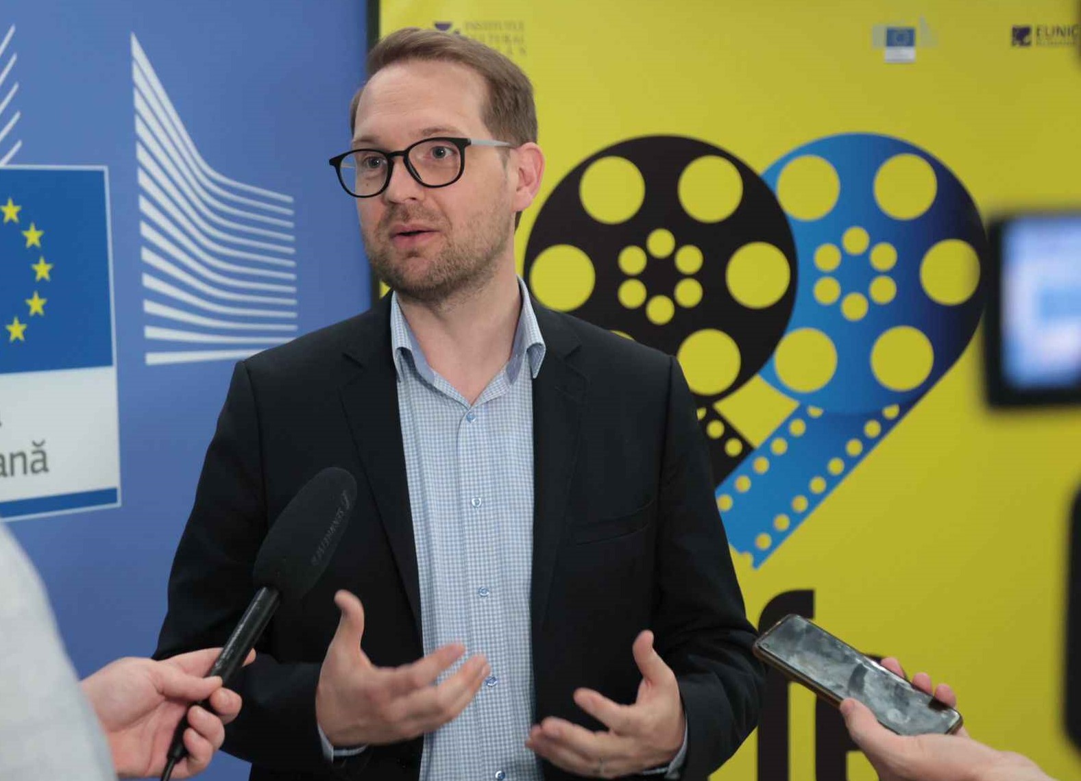 Dominic Fritz, criticat de un coleg de partid în scandalul clanurilor. „Zice «am uitat bricheta acolo, dar nu e vina mea că altcineva a aprins-o»”