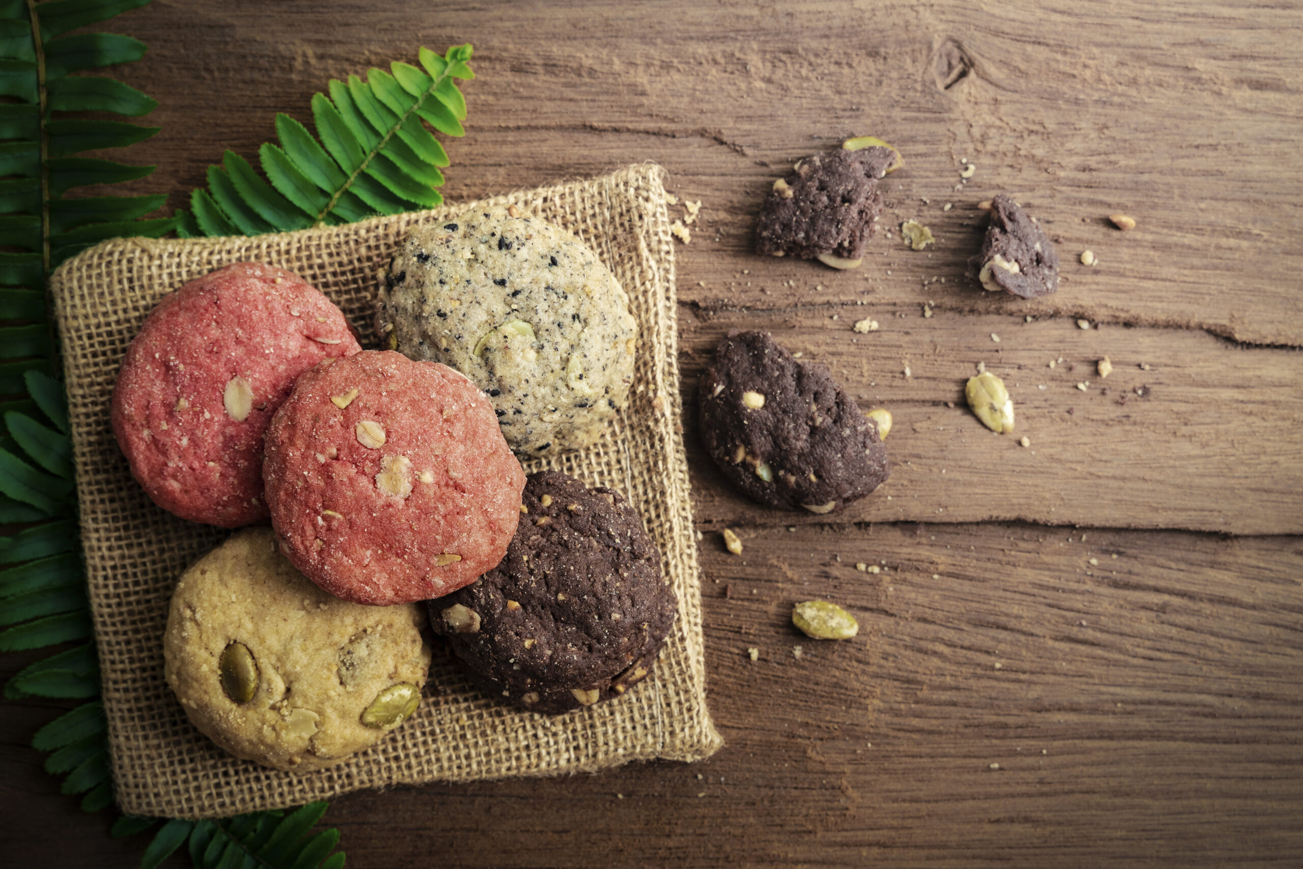 Prăjiturile RAW-VEGAN sunt la modă. Nu au gluten, lapte, ouă și nici zahăr rafinat