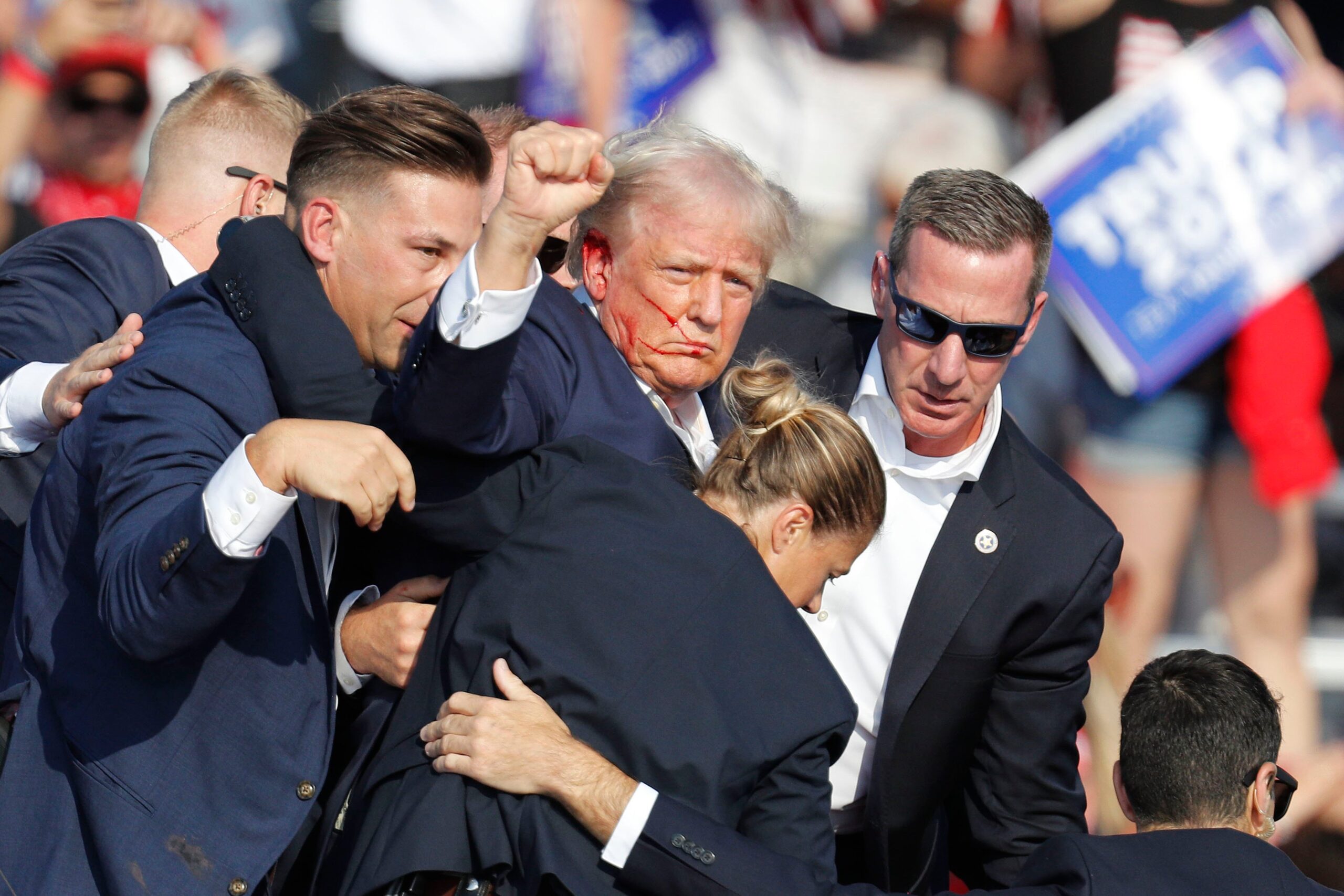 Un fost șef al CIA critică dur deficiențele de securitate din jurul tentativei de asasinare a lui Trump. Pe cine consideră vinovat
