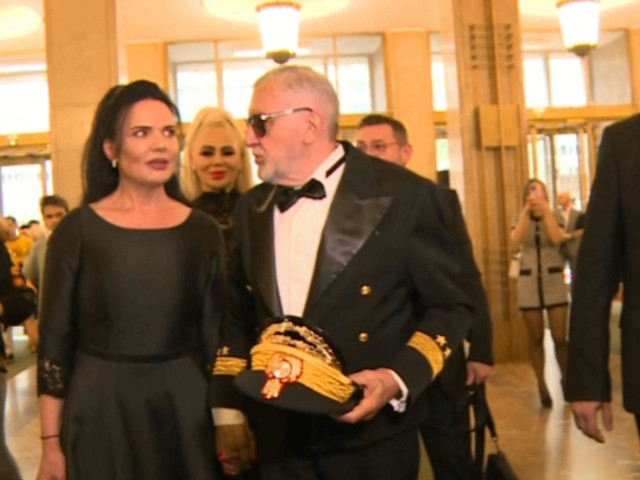 ”Cu mine nu mai are ce discuta după ce a apărut dezbrăcată”