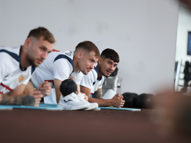 Doi sunt OUT! Mircea Lucescu a stabilit lotul pentru meciul cu Kosovo. Cu ce numere vor evolua ”Tricolorii”