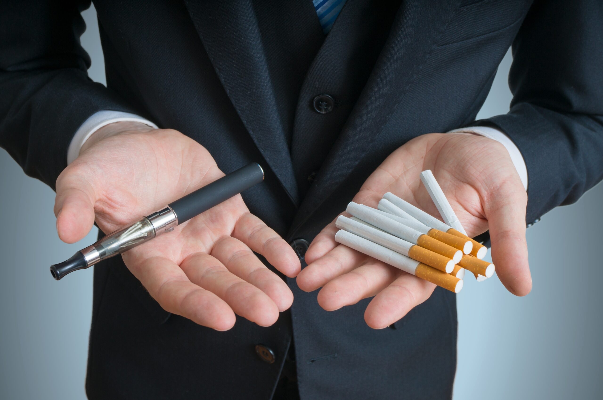UE se pregătește să interzică fumatul și vapatul în spații publice