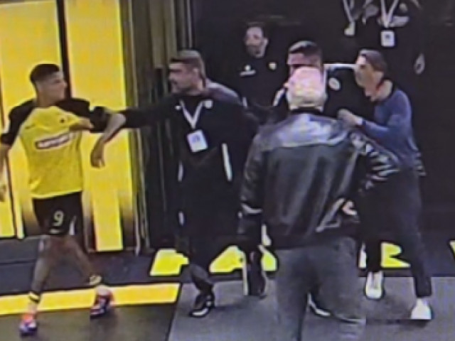 Foto | Au apărut imaginile! Ce s-a întâmplat la vestiare între Răzvan Lucescu și Erik Lamela, după AEK