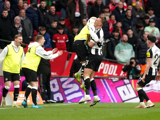 Video | Liverpool – Newcastle 1-2. ”Coțofenele” au câștigat pentru prima dată în istorie Cupa Ligii Angliei