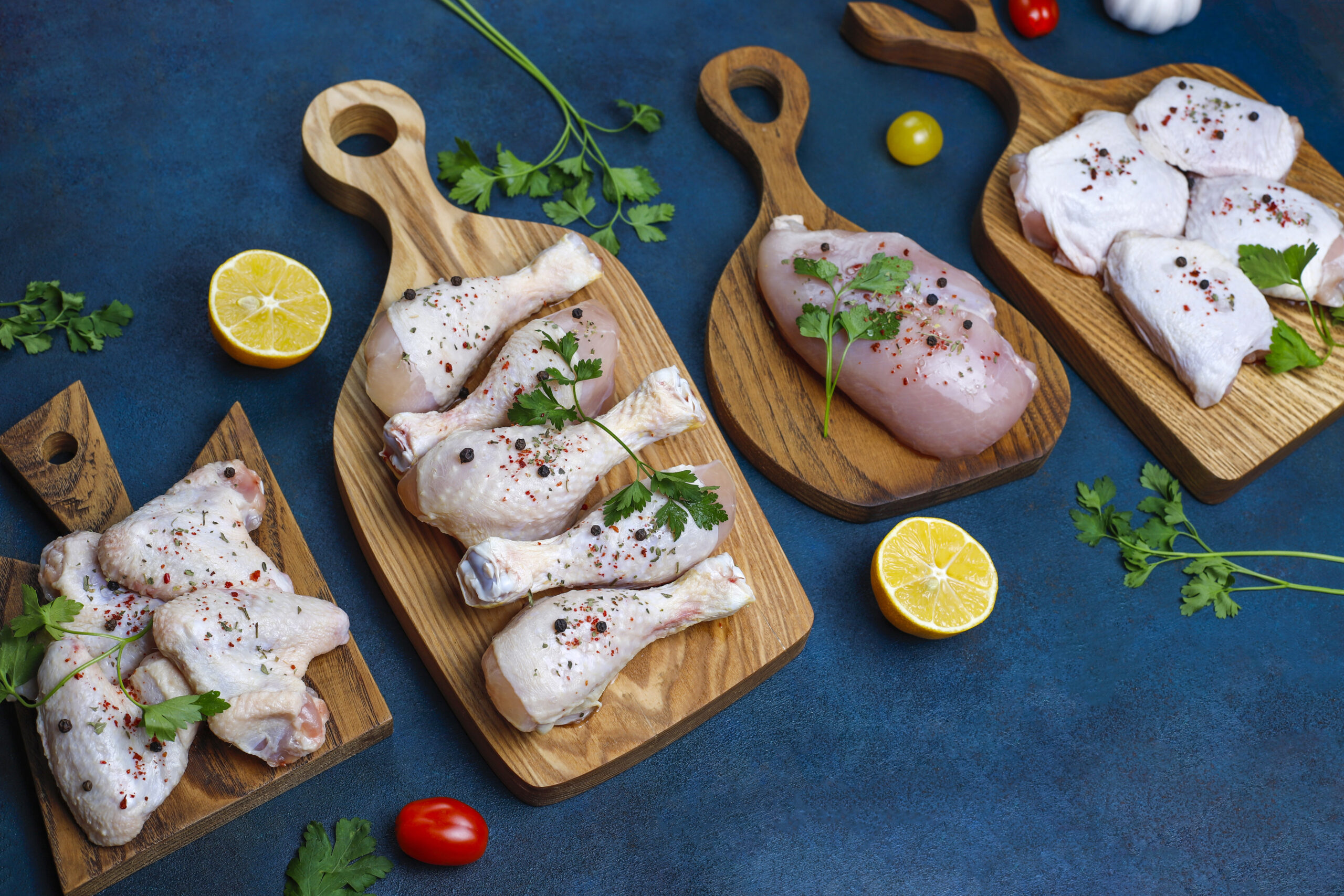 Nici pieptul, nici pulpele. Aceasta este cea mai sănătoasă parte din carnea de pui despre care mulți români nu știu