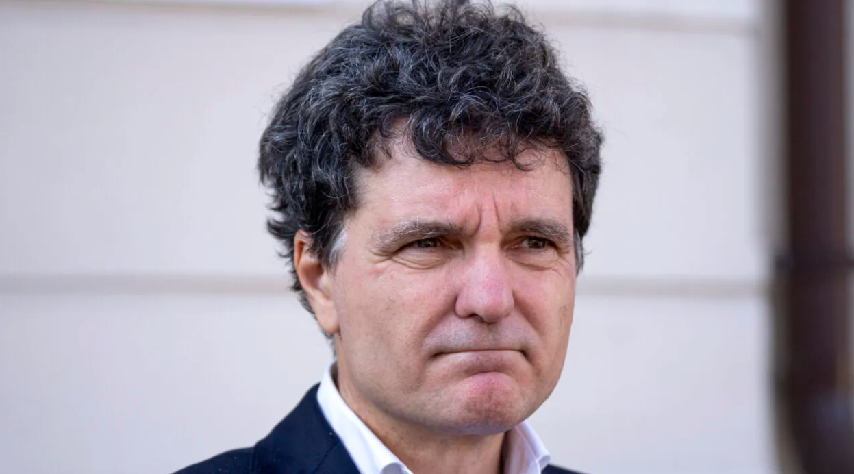 „E incalificabil să foloseşti bolnavi de cancer ca temă electorală” „E incalificabil să foloseşti bolnavi de cancer ca temă electorală”