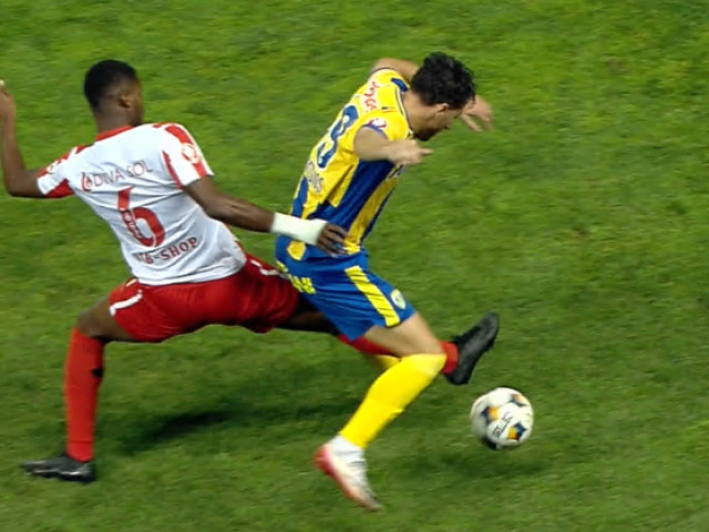 Petrolul – UTA, Live Video, 18:15, DGS 1. Gazdele o pot trimite pe Farul pe loc retrogradabil