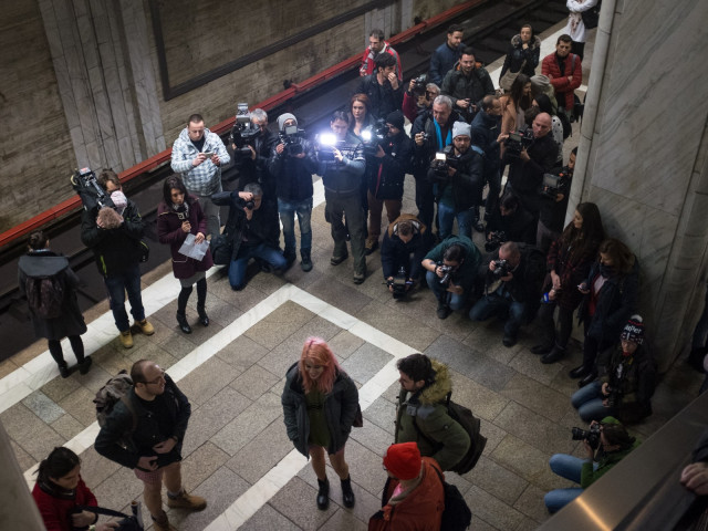 „Niciodată în viaţa mea nu am lucrat pentru bani, vă jur!” Are o avere uriașă, dar merge cu metroul în București