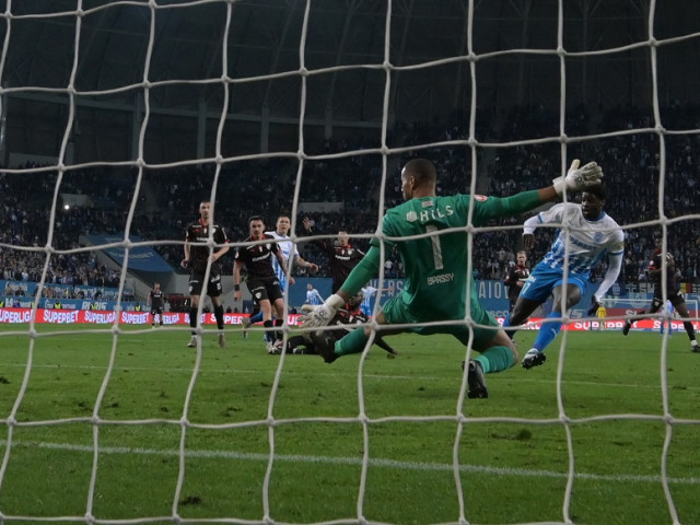 Steven Nsimba, victima rasismului după golul victoriei marcat cu Dinamo