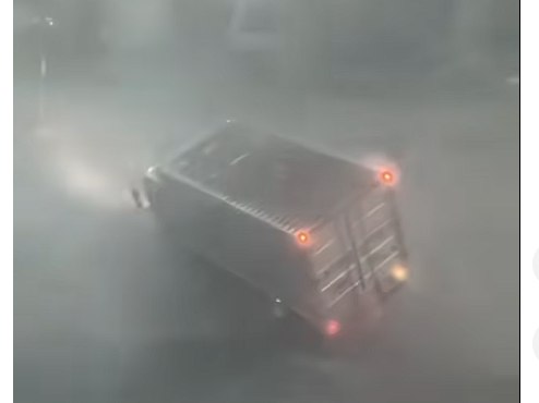 „Shanghai se transformă în mare”. Taifunul Dolphin a forțat evacuarea a peste un milion de oameni