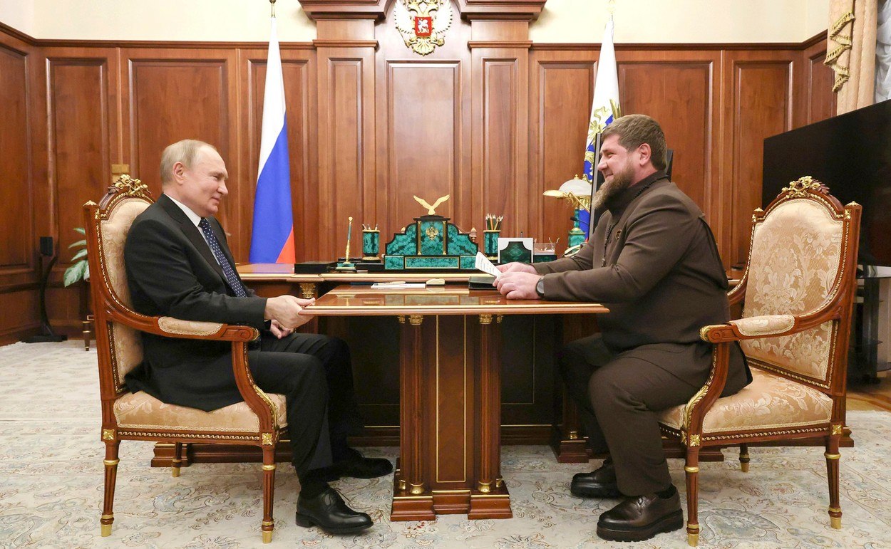 Ramzan Kadîrov ar fi evitat să trimită masiv ceceni pe frontul din Ucraina, deși susține Rusia: „Suntem la o distanță infinită de interesele Moscovei” Ramzan Kadîrov ar fi evitat să trimită masiv ceceni pe frontul din Ucraina, deși susține Rusia: „Suntem la o distanță infinită de interesele Moscovei”