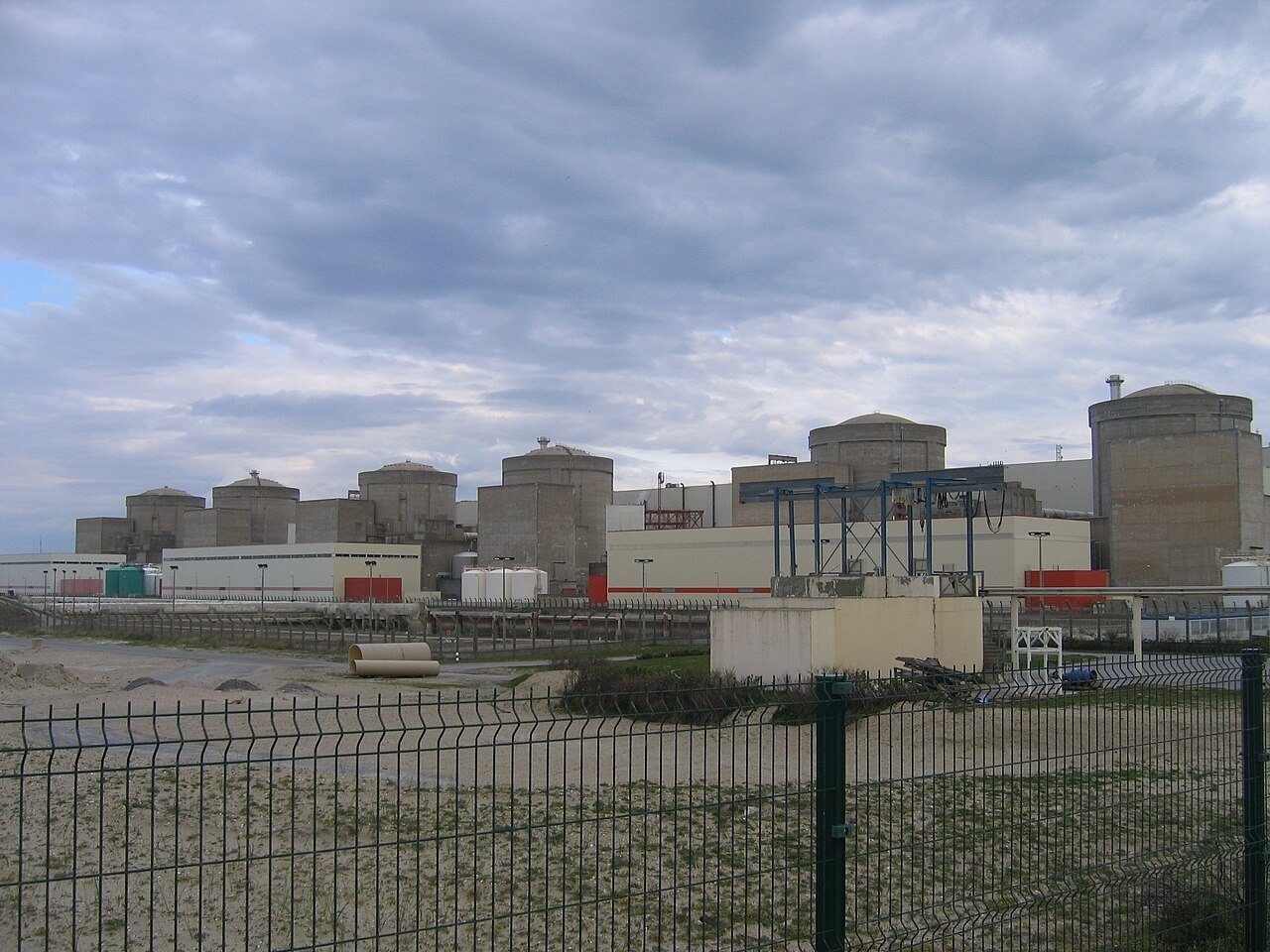 Călcâiul lui Ahile din energia Franței: Cum frânează meduzele și canicula reactoarele atomice