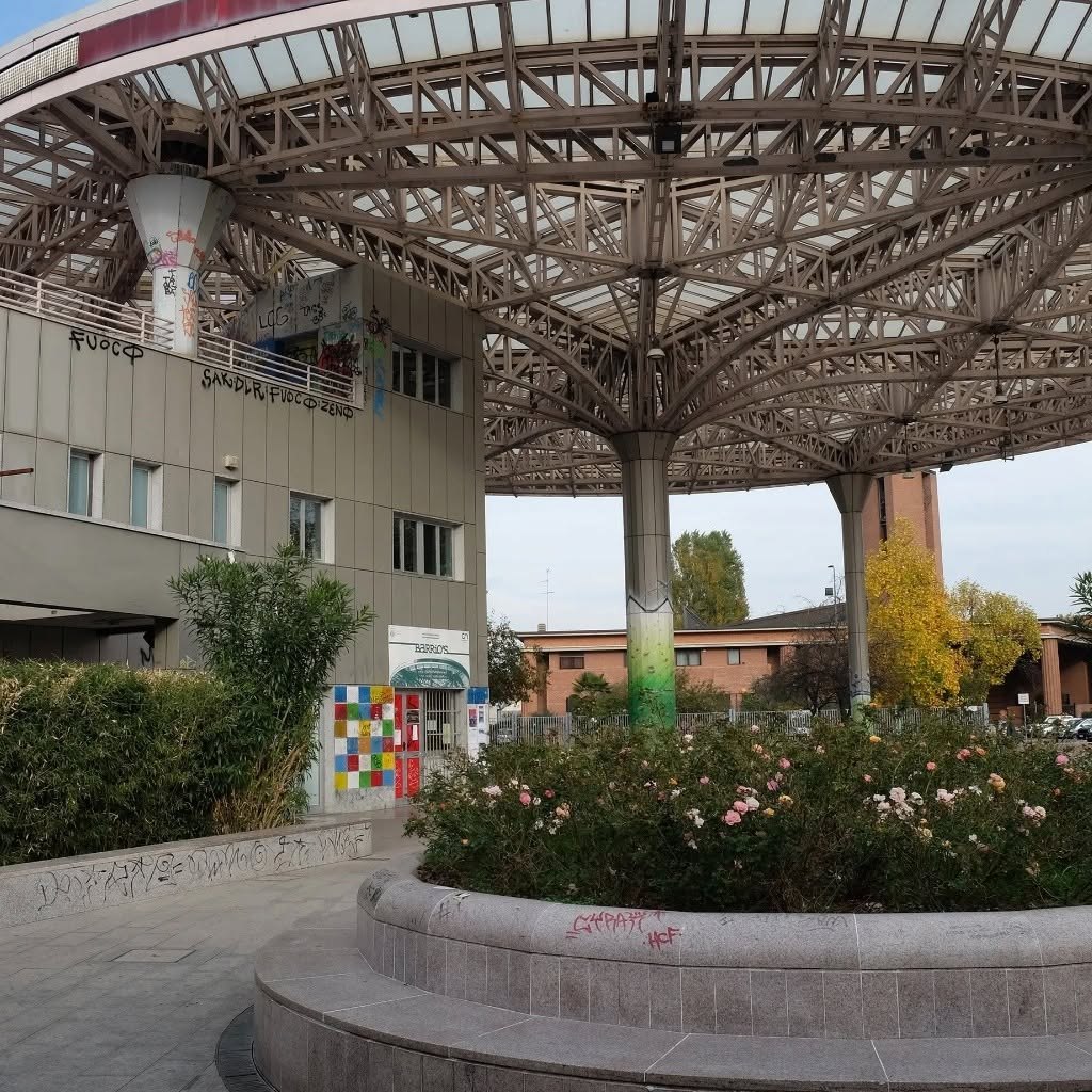 „Știți expresia să nu ai un acoperiș deasupra capului?”. Motivul incredibil pentru care a fost închis un local cunoscut din Milano