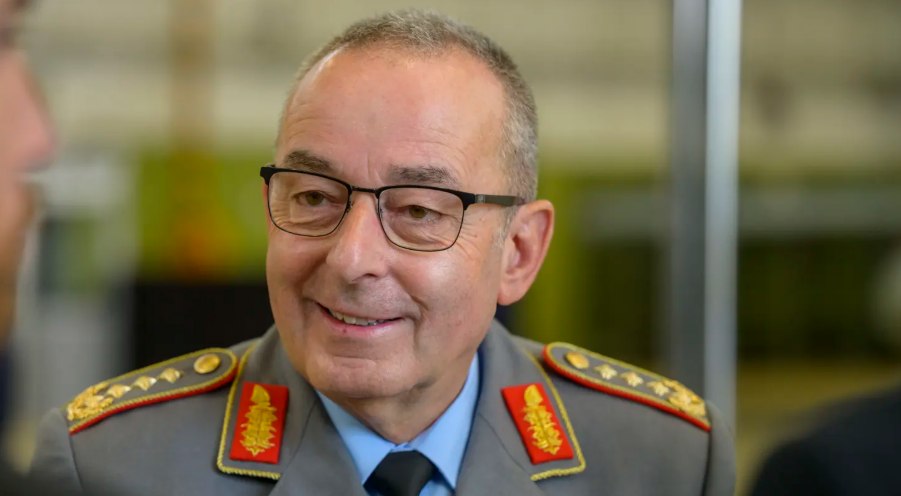 Germania dă viitorul șef al Comitetului Militar al NATO. Cine este Carsten Breuer, cunoscut drept „generalul cancelarului” Germania dă viitorul șef al Comitetului Militar al NATO. Cine este Carsten Breuer, cunoscut drept „generalul cancelarului”