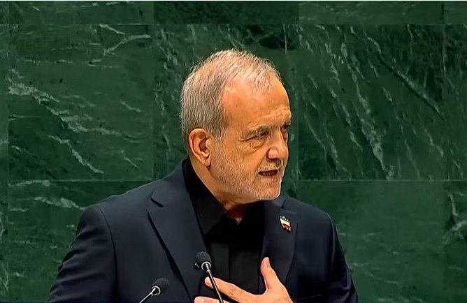 Președintele Iranului, discurs plin de furie la adresa lui Trump, de la tribuna ONU: „Nu ne vom pleca niciodată capul și nu vom îngenunchea” Președintele Iranului, discurs plin de furie la adresa lui Trump, de la tribuna ONU: „Nu ne vom pleca niciodată capul și nu vom îngenunchea”