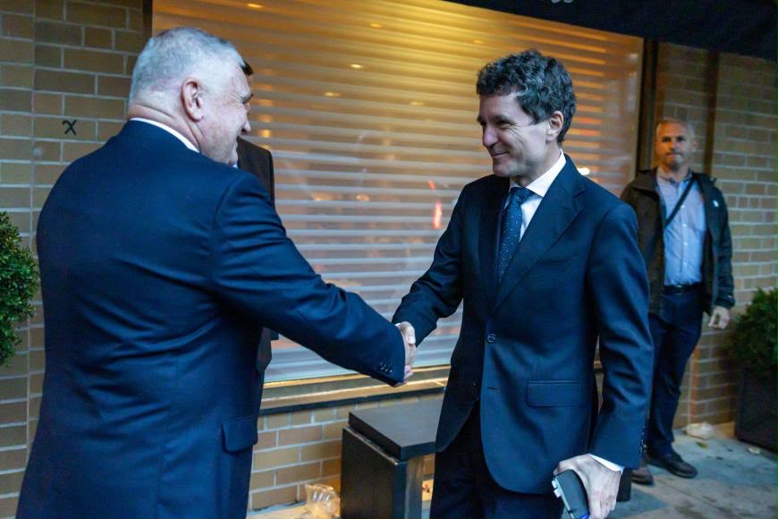 România își consolidează relația strategică cu SUA. Nicușor Dan, dialog la New York cu foști ambasadori americani România își consolidează relația strategică cu SUA. Nicușor Dan, dialog la New York cu foști ambasadori americani