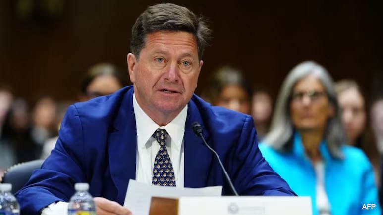 Casa Albă își face „Grup Operativ” pentru AI: Cine este omul desemnat de Trump să evalueze riscurile tehnologiei Casa Albă își face „Grup Operativ” pentru AI: Cine este omul desemnat de Trump să evalueze riscurile tehnologiei