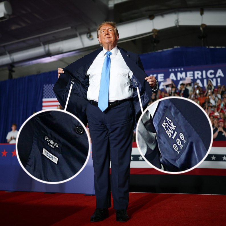 S-a dat de gol: Donald Trump într-o contradicție vestimentară. Costumul de sub 300 de dolari care a stârnit ironii S-a dat de gol: Donald Trump într-o contradicție vestimentară. Costumul de sub 300 de dolari care a stârnit ironii
