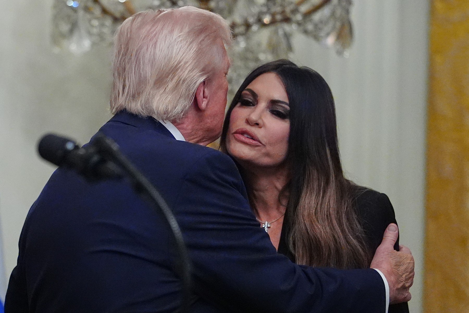 Kimberly Guilfoyle, demisă de Trump din funcția de ambasador al SUA în Grecia: de ce a căzut din grațiile președintelui american Kimberly Guilfoyle, demisă de Trump din funcția de ambasador al SUA în Grecia: de ce a căzut din grațiile președintelui american