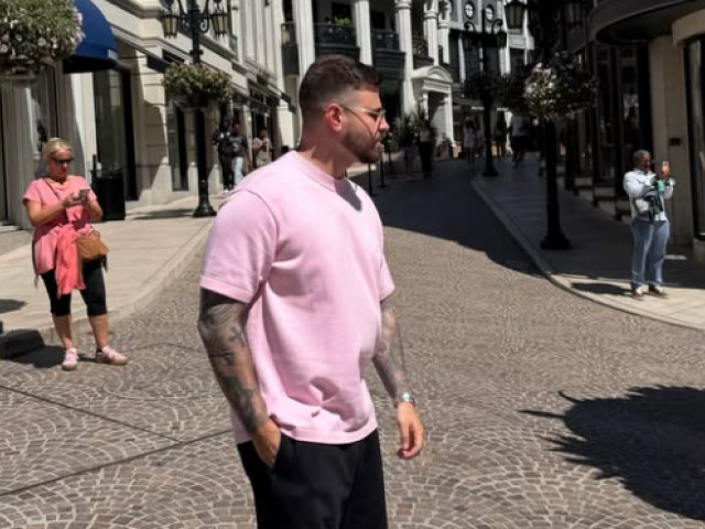 A trăit în ”sărăcie” cu 3.000€ pe lună în România, iar acum a luat decizia