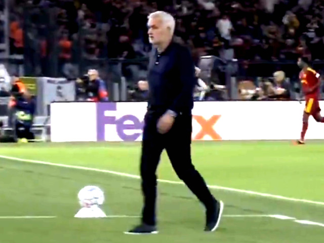 Până aici: Mourinho a „explodat” de nervi și l-a imitat pe Vini JR de față cu 65.000 de oameni!